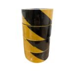 Rollo de cinta de seguridad amarilla con negro Golbander Professional disponible.