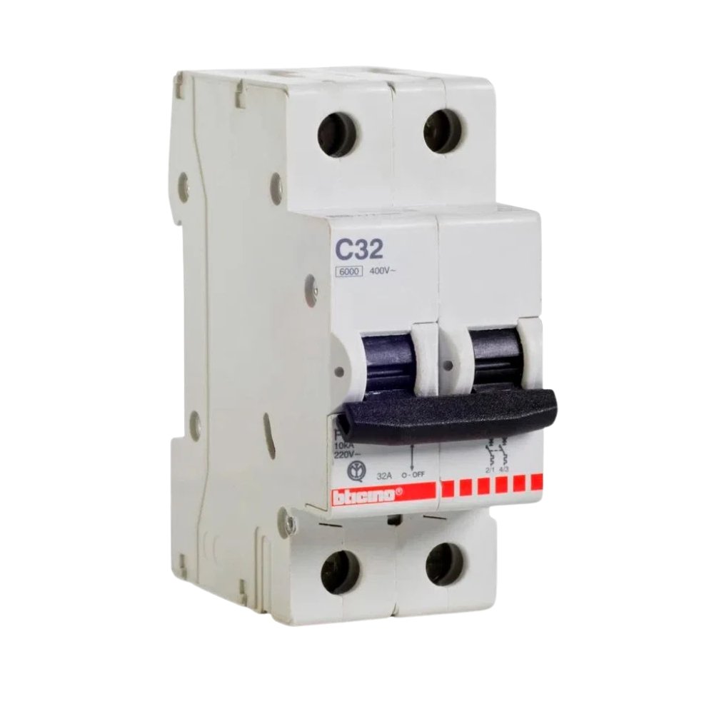 interruptor-termomagnetico-bticino-32-amp Interruptor BTICINO termomagnetico de 32 amp.